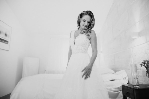 Portrait of the bride just before going.