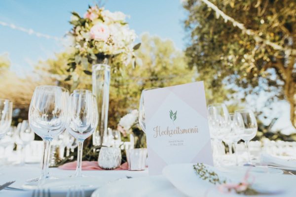 Close-up of the wedding table decoration.